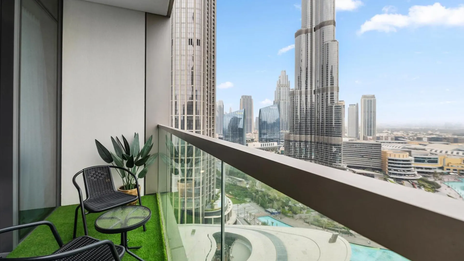 Grande Signature By Emaar - New Luxury 2Br W Panoramic Burj Khalifa & Fountain Show Views Dubai Apartment