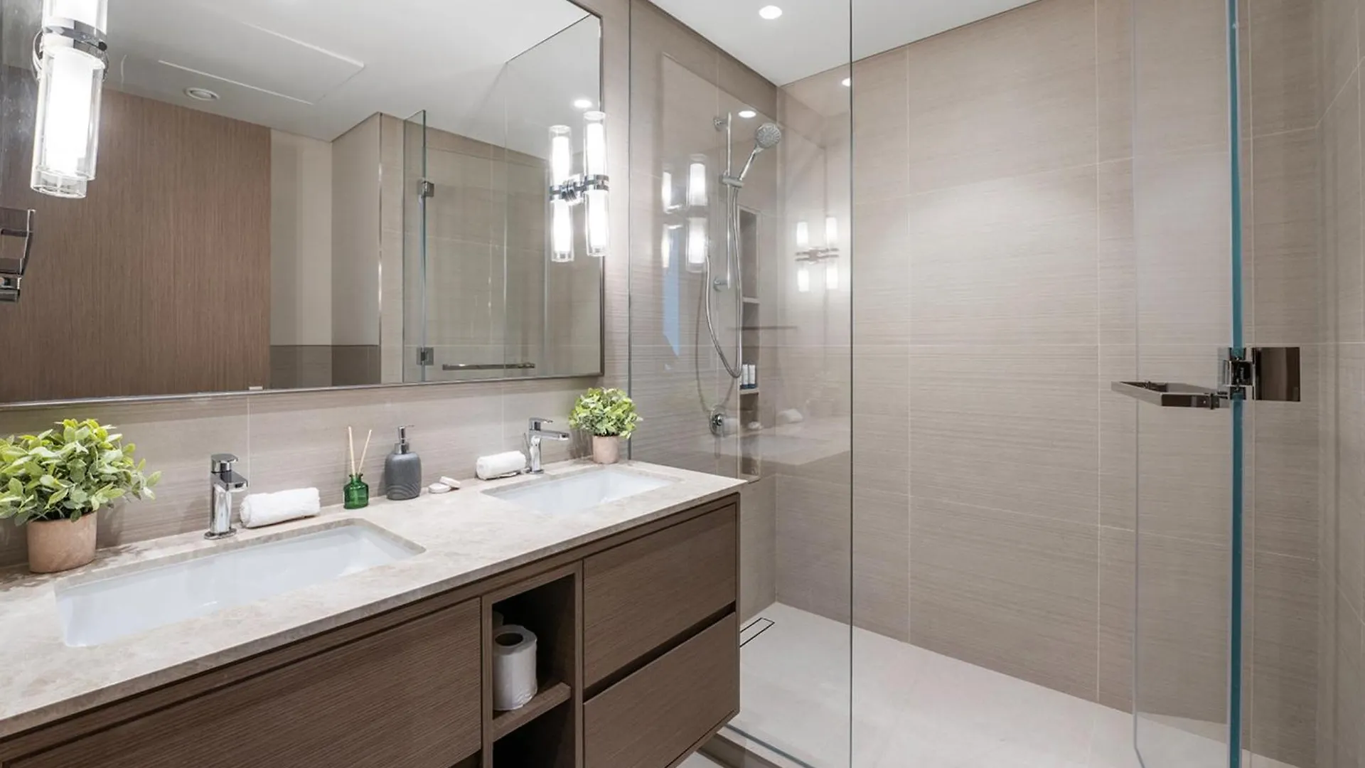 Grande Signature By Emaar - New Luxury 2Br W Panoramic Burj Khalifa & Fountain Show Views Dubai 0*,  United Arab Emirates